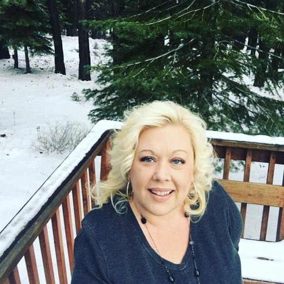 Meet your Posher, Kat - Picture 1 of 1